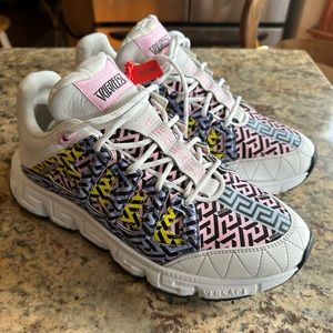 Versace mens trigreca sneakers 44